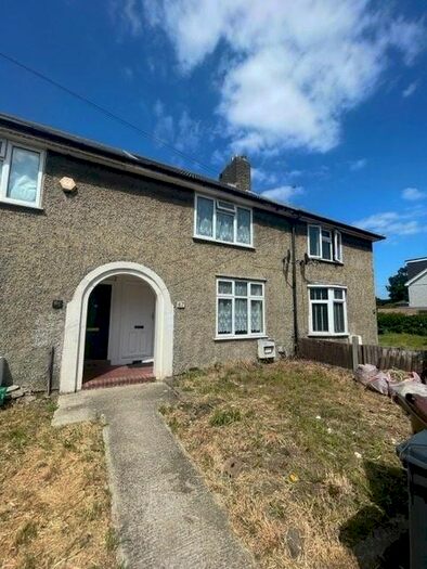 2 Bedroom Property To Rent In Fitzstephen Road, Becontree, Dagenham, RM8