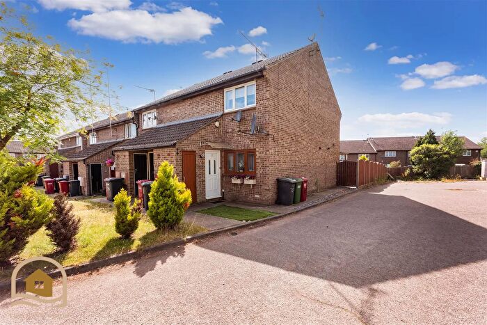 1 Bedroom Maisonette For Sale In Fotheringay Gardens, Slough, Berkshire, SL1