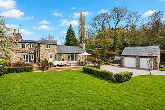 4 Bedroom End Of Terrace House For Sale In Bay Horse Lane, Leeds, West Yorkshire, LS17