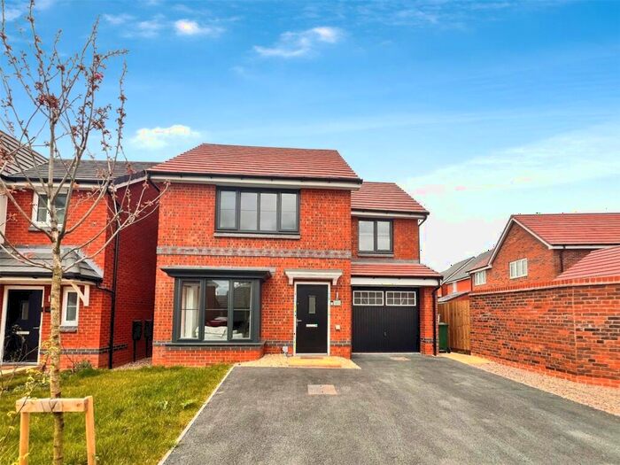 3 Bedroom Detached House For Sale In Oakamoor Street, Drakelow, Burton-on-Trent, Derbyshire, DE15