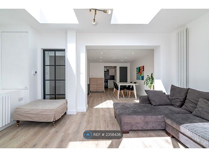 3 Bedroom Flat To Rent In Iverson Road, London, NW6