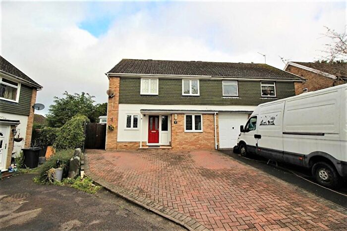 4 Bedroom Semi-Detached House To Rent In Greenfinch Close, Tilehurst, Reading, RG31