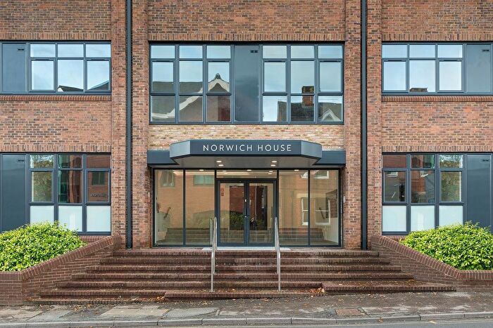 1 Bedroom Flat To Rent In Knoll Road, Camberley, GU15