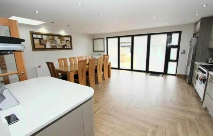Property To Rent In Beehive Lane, Ilford, IG1