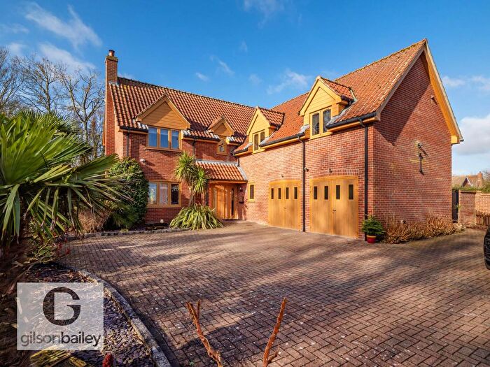 4 Bedroom Detached House For Sale In Dawdys Court, Halvergate, NR13