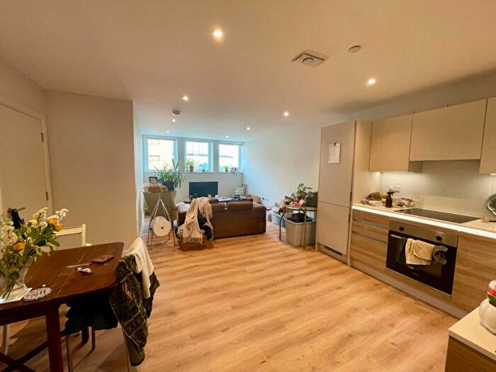 2 Bedroom Flat To Rent In Bournemouth House, Christchurch Road, Bournemouth, Dorset, BH1