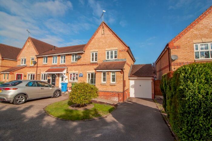 3 Bedroom Terraced House To Rent In St Andrews Way, Ordsall, DN22