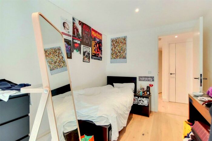 2 Bedroom Flat For Sale In Deveraux House, Duke Of Wellington Avenue, SE18