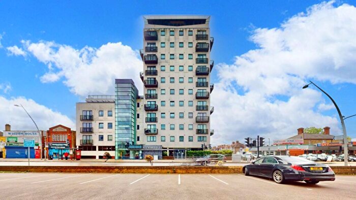 2 Bedroom Flat To Rent In High Road, Chadwell Heath, RM6