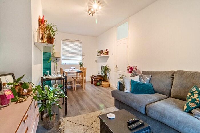 2 Bedroom Flat To Rent In Forest Road, London, E17