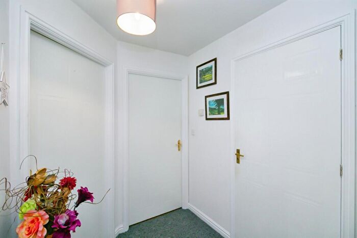 2 Bedroom Flat For Sale In Y Rhodfa, Barry, CF63