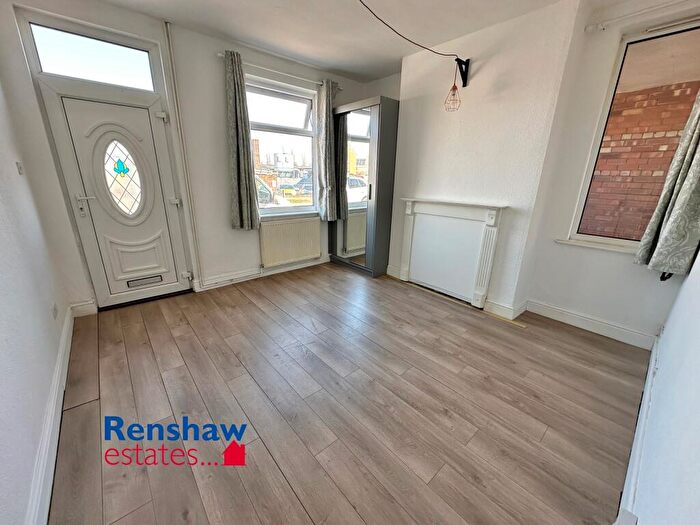 3 Bedroom End Of Terrace House To Rent In Hallam Fields Road, Ilkeston, DE7