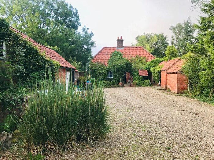 4 Bedroom Detached House For Sale In Padleys Lane, Keal Cotes, Spilsby, PE23