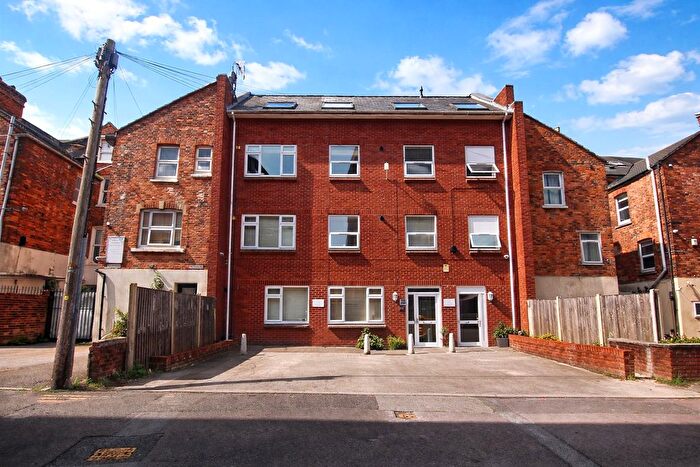 2 Bedroom Flat To Rent In Flat - Milton Road, Town Centre, Swindon, SN1