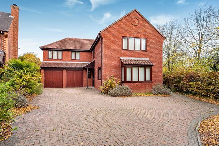 4 Bedroom Detached House For Sale In Portland Drive, Milton Keynes, MK15