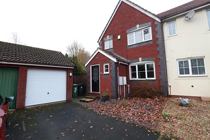 3 Bedroom End Of Terrace House To Rent In Devonport Close, Redditch, B97