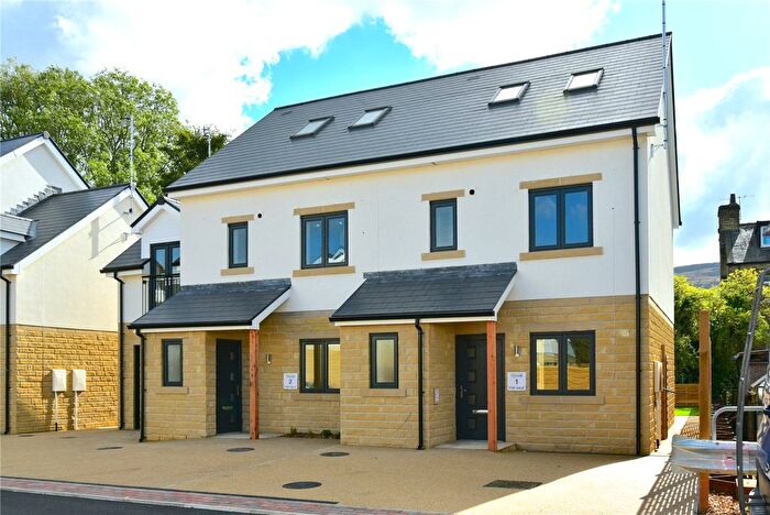 3 Bedroom Semi-Detached House For Sale In Sakam Way, Ilkley, West Yorkshire, LS29