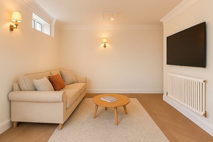 1 Bedroom Flat To Rent In Charrington House, Cephas Avenue, London, E1