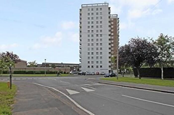 2 Bedroom Flat To Rent In Wood Farm Road, Headington, OX3