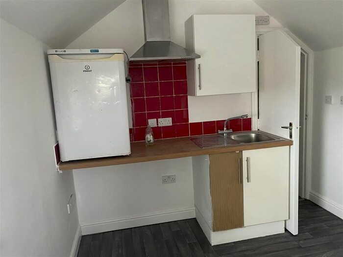 Studio To Rent In High Street, Dawley, Telford, TF4