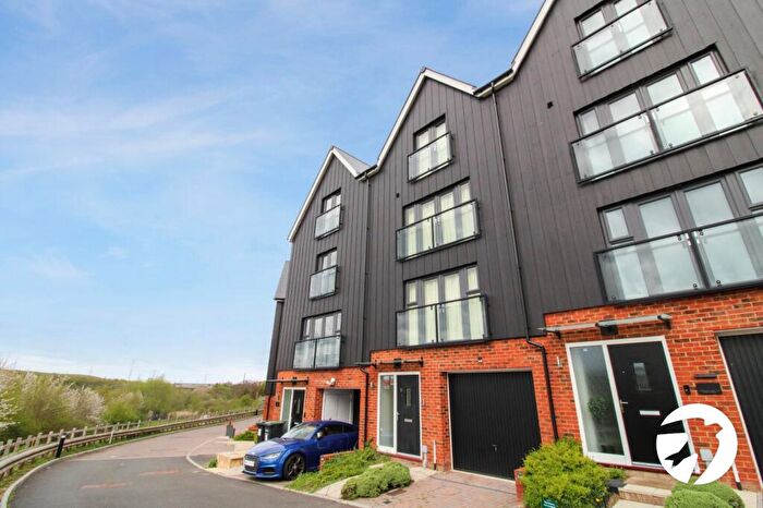 4 Bedroom Terraced House To Rent In Stratford Way, Northfleet, Gravesend, Kent, DA11