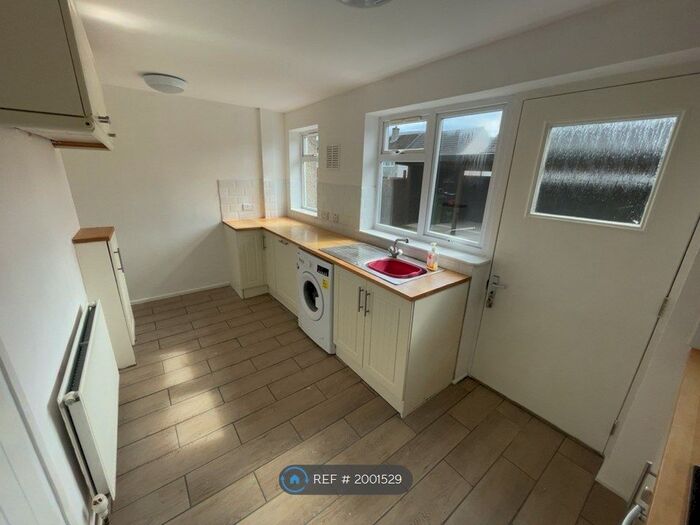 3 Bedroom Semi-Detached House To Rent In Maesafallen Estate, Corwen, LL21