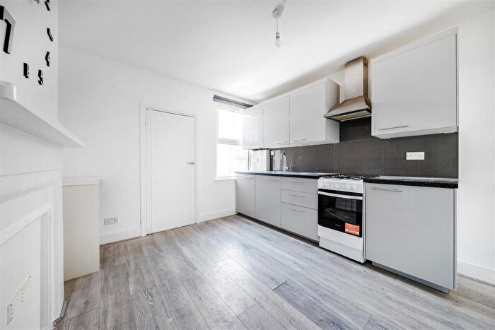 3 Bedroom End Of Terrace House To Rent In Dickerage Lane, New Malden, KT3