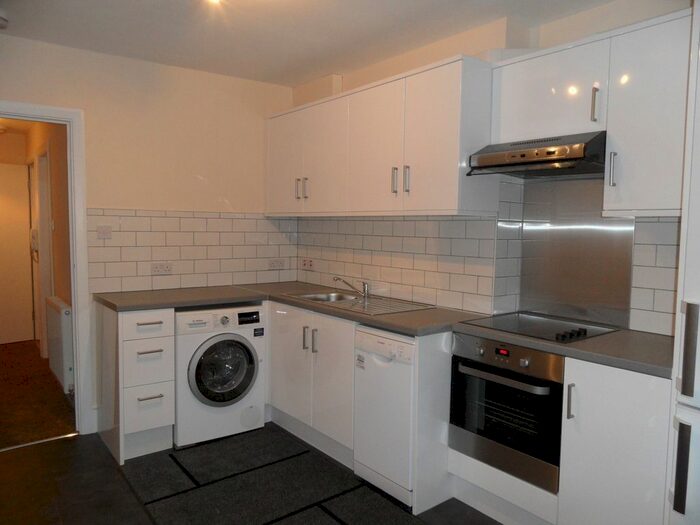 1 Bedroom Flat To Rent In Lessingham Avenue, Tooting, SW17