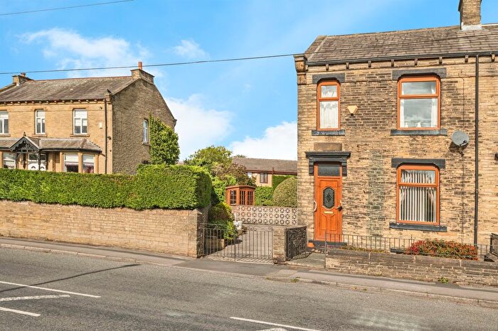 2 Bedroom End Terrace House For Sale In Reevy Road, Bradford, BD6
