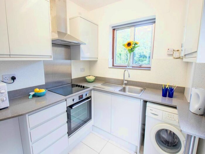 4 Bedroom Property To Rent In Mandeville Road, Canterbury, Kent, CT2