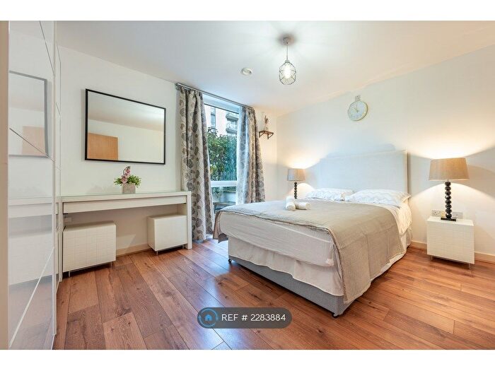 2 Bedroom Flat To Rent In Simmonds House, Brentford, TW8
