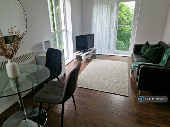 1 Bedroom Flat To Rent In Broughton Lane, Salford, M7