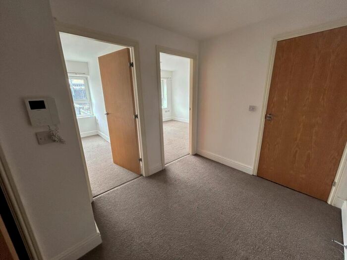 2 Bedroom Apartment To Rent In Benbow Street, Sale, M33