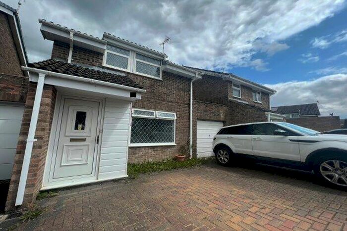 3 Bedroom Semi-Detached House To Rent In Belsay, Swindon, SN5