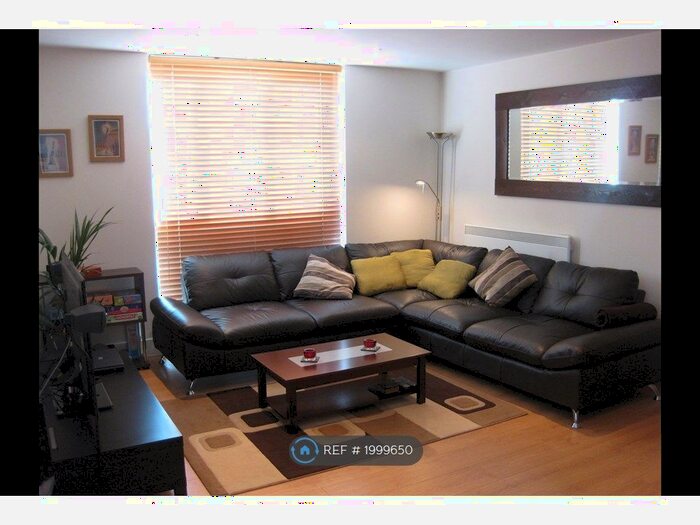 2 Bedroom Flat To Rent In Penwith Road, London, SW18