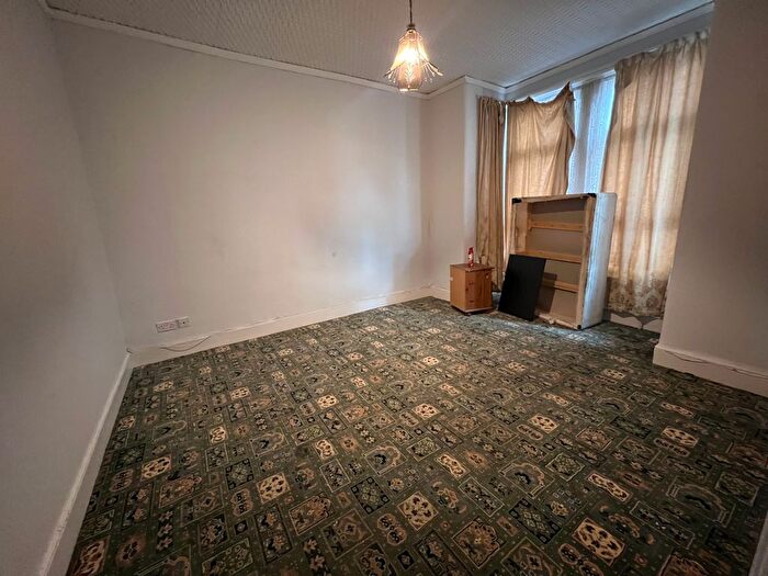 5 Bedroom Terraced House To Rent In West End Road, Southall, UB1