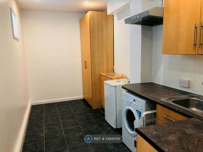 Studio To Rent In Oakley Avenue, Croydon, CR0