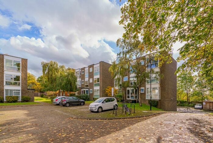 1 Bedroom Flat To Rent In Belmont Hill, London, SE13