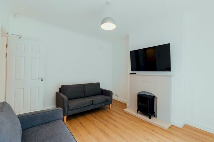 5 Bedroom House To Rent In Lansdowne Drive, Loughborough, LE11