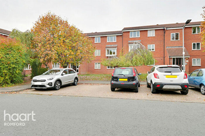 2 Bedroom Apartment To Rent In Millhaven Close, Romford, RM6