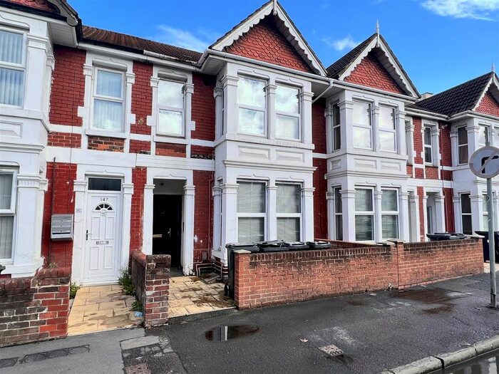 1 Bedroom Flat To Rent In County Road, Swindon, SN1