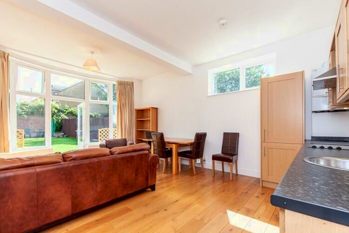 1 Bedroom Apartment To Rent In Iffley Road, East Oxford, OX4
