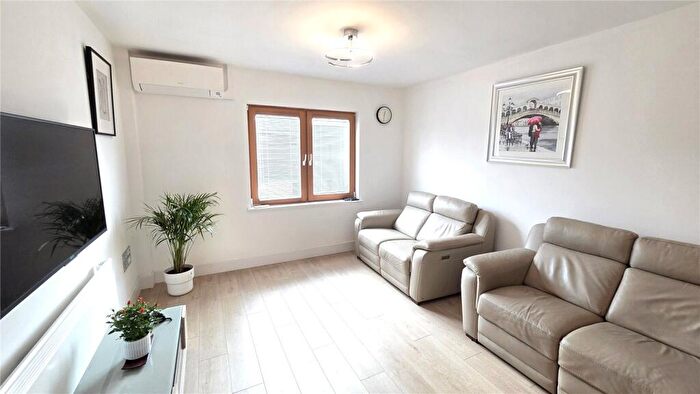 2 Bedroom Apartment To Rent In The Postbox, Upper Marshall Street, Birmingham, West Midlands, B1