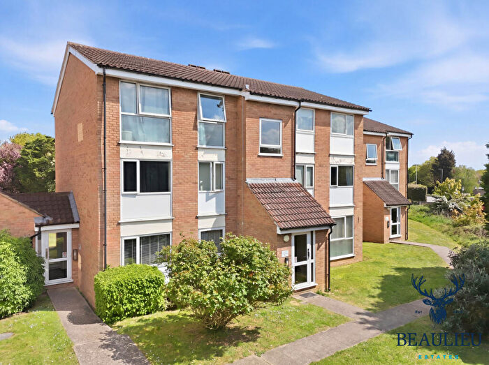 1 Bedroom Apartment For Sale In Lupin Drive, Chelmsford, CM1
