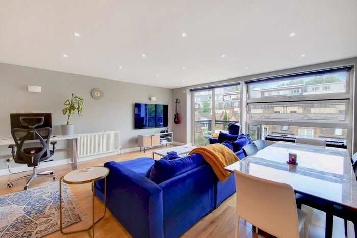 2 Bedroom Flat To Rent In Tanner Street, London, SE1