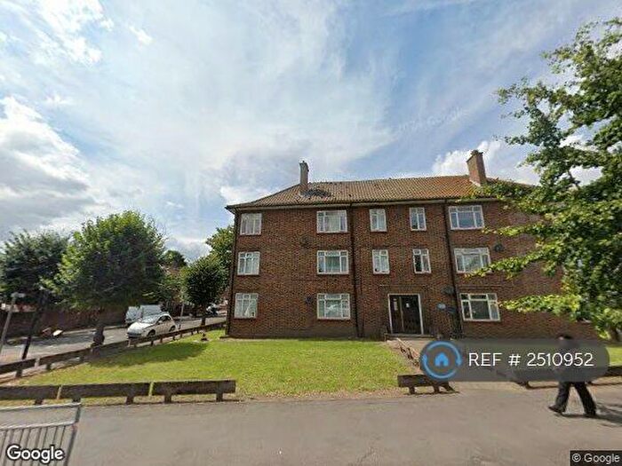 3 Bedroom Flat To Rent In Pitcairn Court, Mitcham, CR4