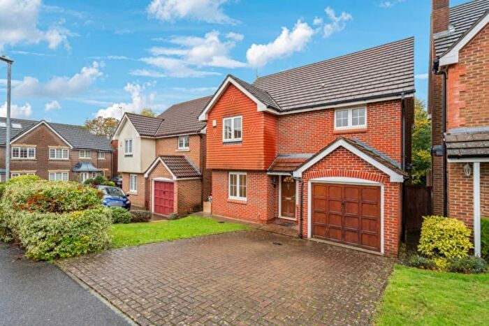 4 Bedroom Detached House To Rent In Five Fields Close, Carpenders Park, WD19