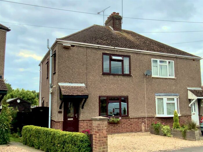 Houses for sale & to rent in MK12 5DA, Goddards Croft, Wolverton Milton