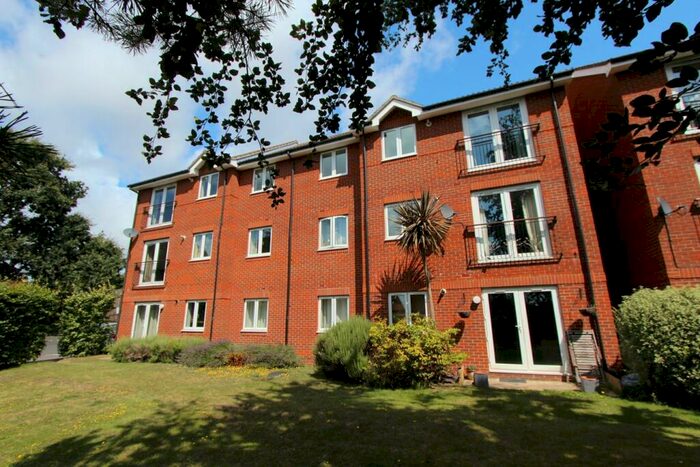 2 Bedroom Apartment To Rent In Providence Hill, Bursledon, Southampton, SO31