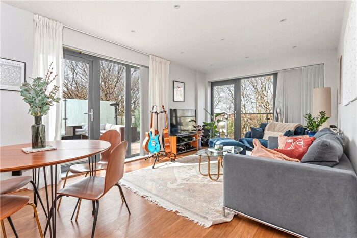 2 Bedroom Apartment For Sale In Boundaries Road, London, SW12